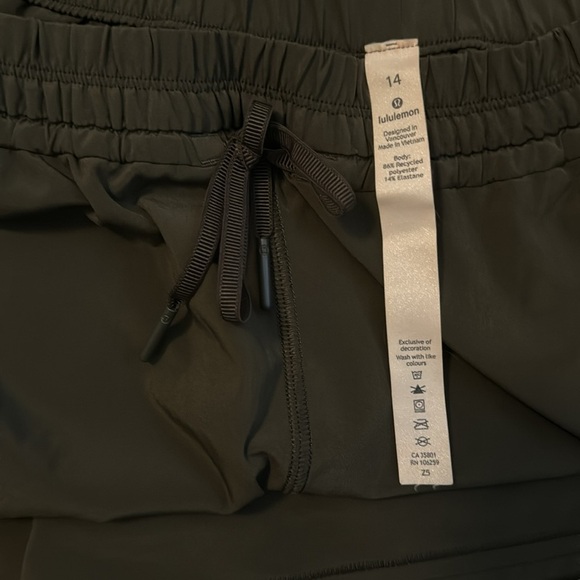 Lululemon Keep It Classic Crop 23" in Dark Olive - Picture 7 of 7